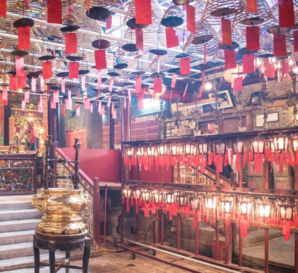 William Russell blog - Culture and customs in Hong Kong - Hong Kong Man Mo temple