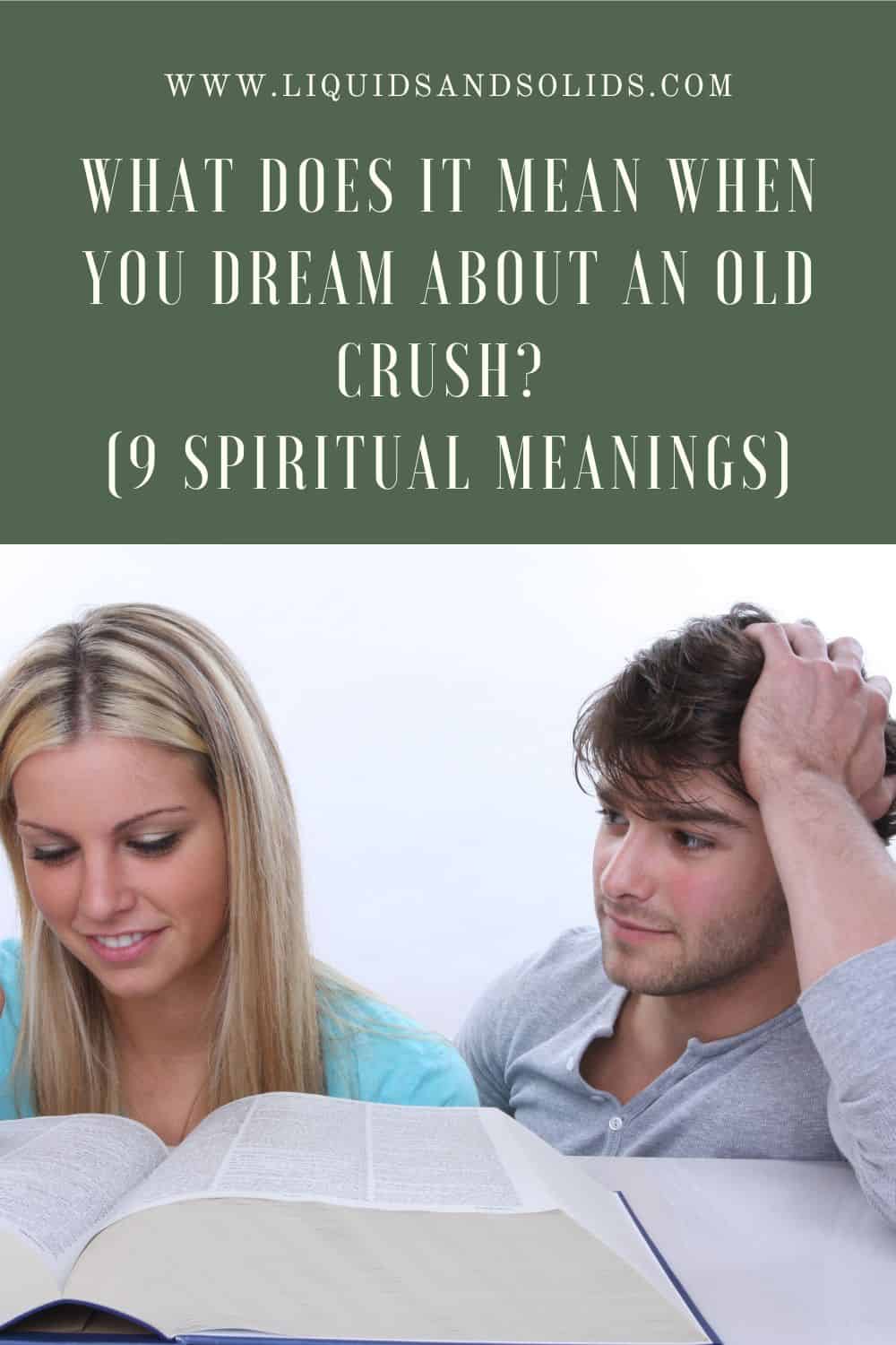 Que significa cando soñas cun vello amorío? (9 significados espirituais)